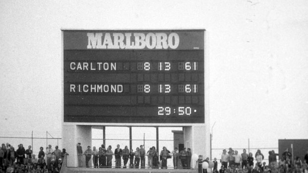 The scoreboard shows the match ended in a draw