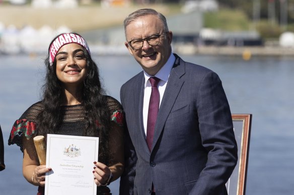 Mahdiyeh Razeghi and Prime Minister Anthony Albanese.