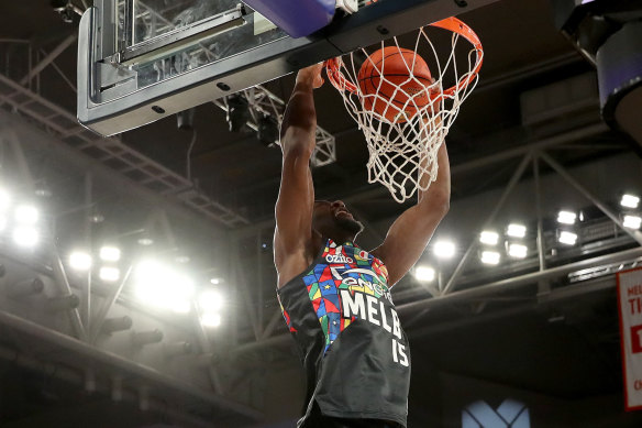 Ariel Hukporti dunks for Melbourne United.