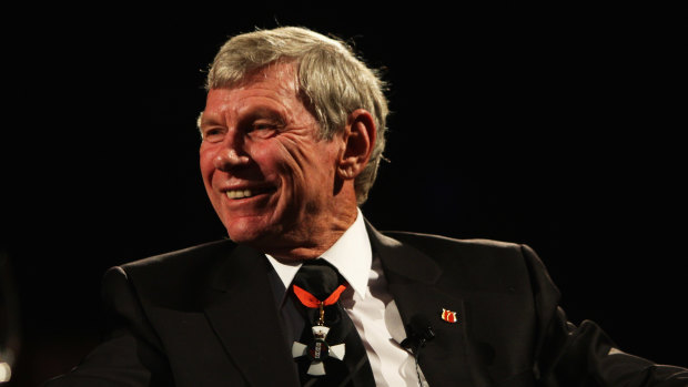 Sir Peter Snell talks to the audience during a New Zealand Olympic Committee dinner in 2009.