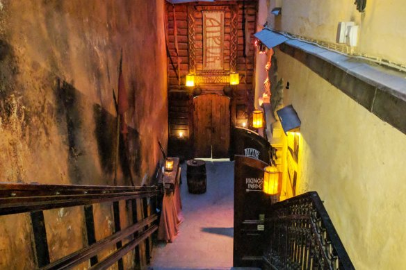 Subterranean Viking-themed restaurant and tavern, Aifur.