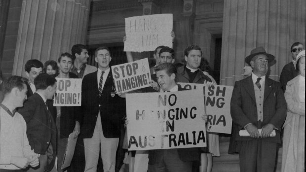 Protesters against the execution of Robert Tait in October, 1962.