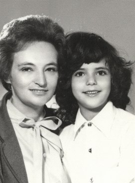 Mira and Rachelle Unreich in the early 1970s.