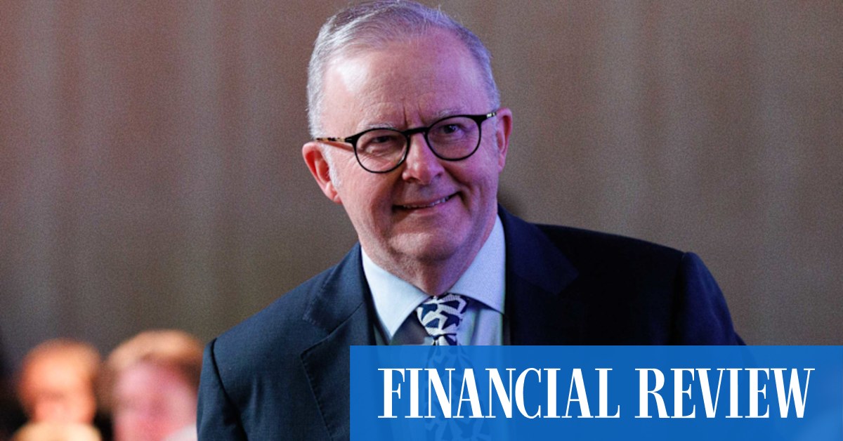 Albanese chews his words with country’s top CEOs