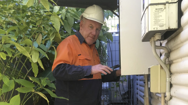 Electrician Glenn Beames is concerned about the policy change at Ausgrid. 