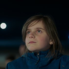 As Stella, Zelie Boulant-Lemesle must watch as her mother blasts off into space.