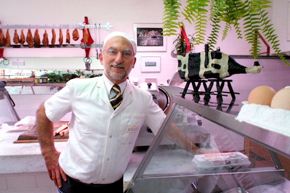 Leo Donati in his shop in 2001.