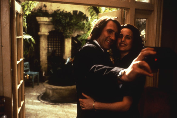 Gerard Depardieu and Andie MacDowell in Green Card.