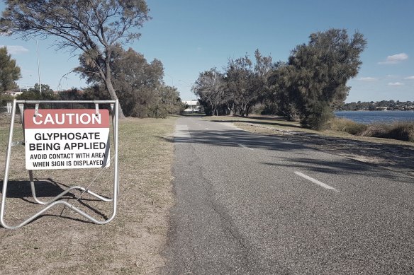 A roadside where glyphosate is being applied.