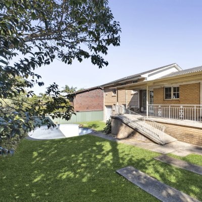 Sydney family pays $2.4m to buy in tightly held street with $20m neighbour