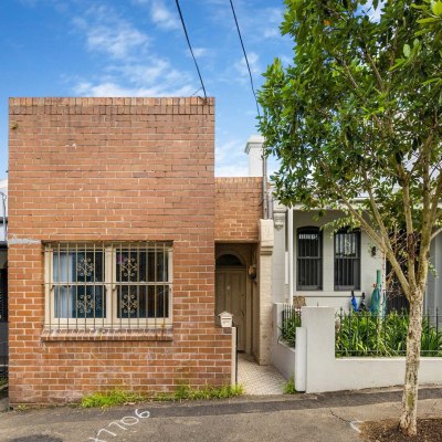 Investor beats young couple for $1.4m fixer-upper in Sydney’s most advantaged suburb