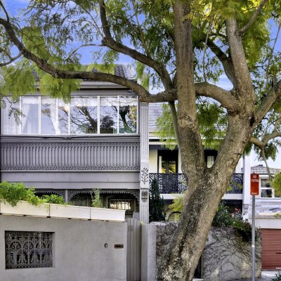 Sydney family pays $2.15m for home of horse racing royalty at auction