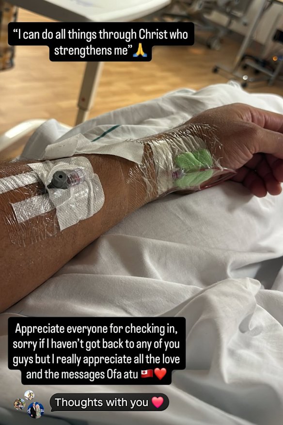 Eli Katoa posted a photo of himself from his hospital bed to inform his fans he was recovering.