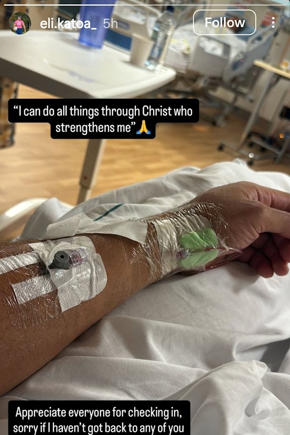 Eli Katoa posted a photo of himself from his hospital bed to inform his fans he was recovering.