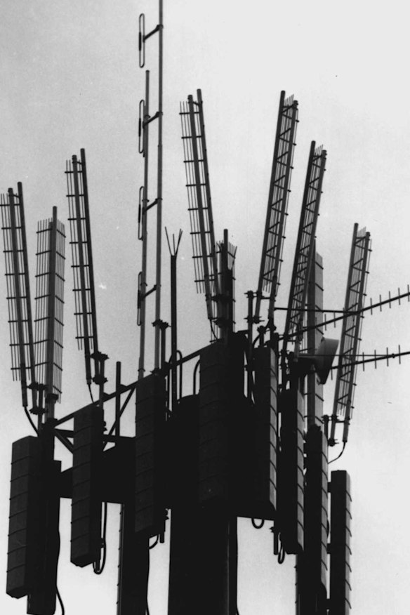 Telecom cellular phone aerials, 1993