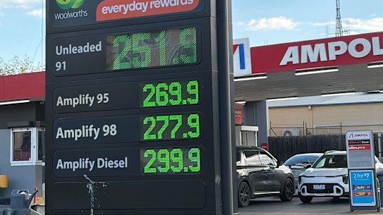 Swan Hill service stations.