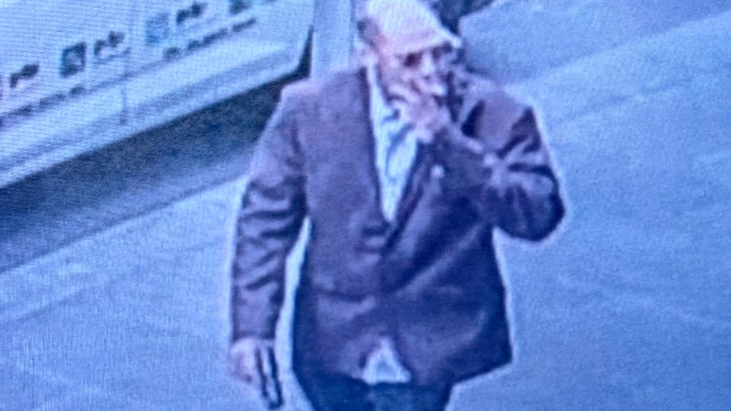 Armed man arrested in Melbourne’s CBD after wild police chase