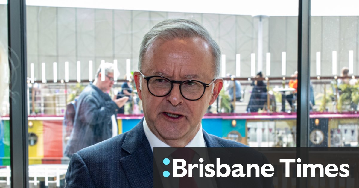 Prue Freeman of Bondi Green hosts Australian Prime Minister Anthony Albanese in London