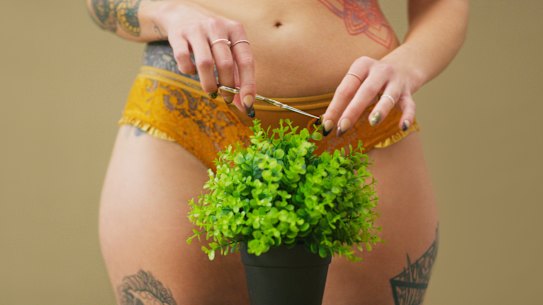 Who are women really grooming themselves for?