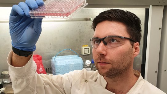 UQ's Dr David De Oliveira is leading research into redeploying a drug shelved as a potential Alzheimer's treatment into the fight against superbugs
