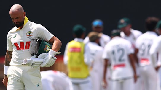 Downcast: Jake Weatherald leaves the field.