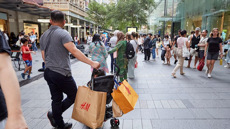 Investors brace for wild earnings swings by hiding in tech and defence