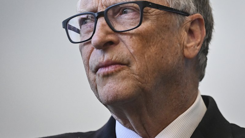 Bill Gates caught STD from Russian girls, Epstein claimed