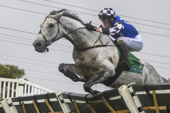 Saunter Boy on his way to victory.