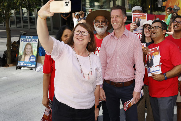 Donna Davis and Minns on the campaign trail together in March this year.
