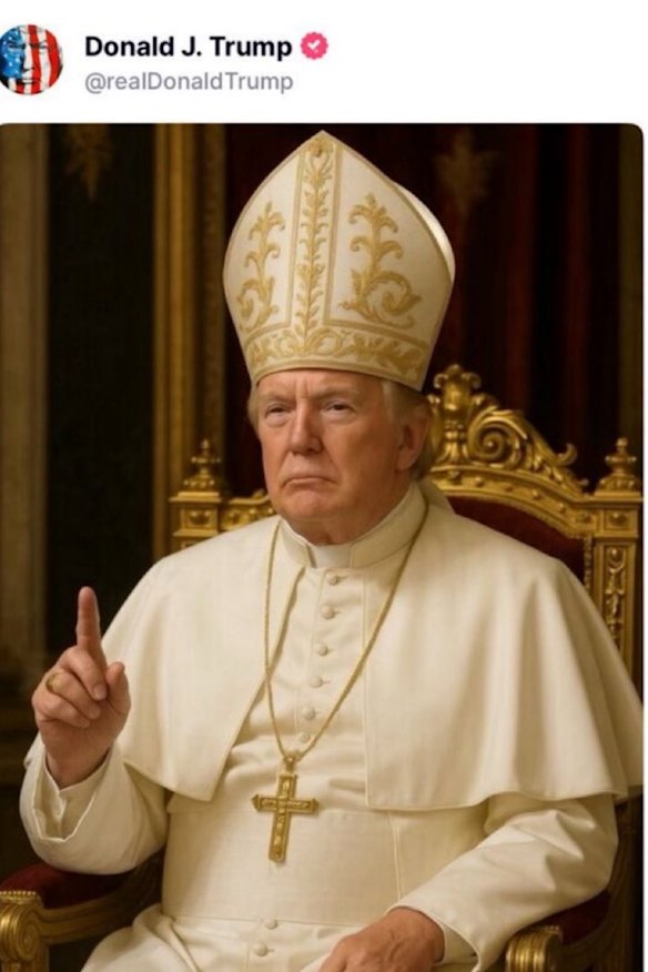 Trump postou uma imagem gerada por IA mostrando-se como Papa em maio passado.
