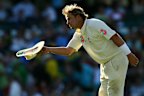 SYDNEY, AUSTRALIA - JANUARY 04:  Shane Warne of Australia bows to the crowd at the end of day three of the fifth Ashes Test Match between Australia and England at the Sydney Cricket Ground on January 4, 2007 in Sydney, Australia.  (Photo by Mark Nolan/Getty Images) Fifth Test - Australia v England: Day ThreeSYDNEY, AUSTRALIA - JANUARY 04: Shane Warne of Australia bows to the crowd at the end of day three of the fifth Ashes Test Match between Australia and England at the Sydney Cricket Ground on January 4, 2007 in Sydney, Australia. (Photo by Mark Nolan/Getty Images)