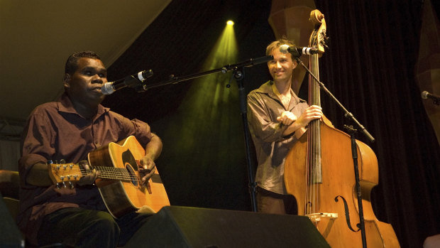 Gurrumul and
Michael Hohnen
were a close unit,
working together
beyond the stage
as well as on it.