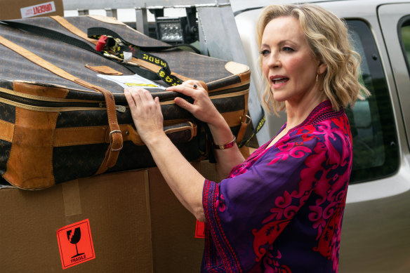 Rebecca Gibney as Daisy Munroe in Under the Vines.