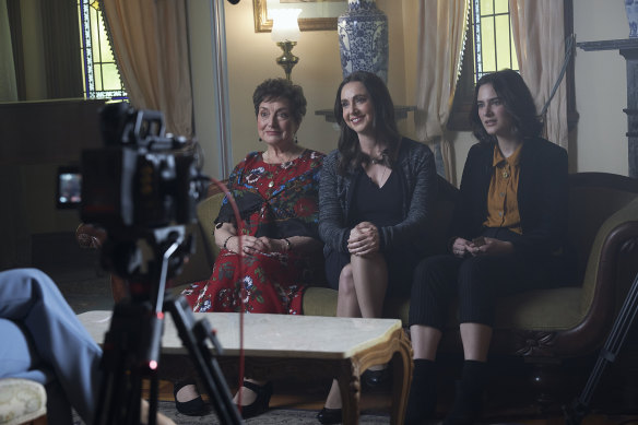 As the daughter of Prime Minister Isabel Perez (Claire Fearon, centre), Cat (Cassandra Helmot, right) will soon discover how the corridors of power really work in The PM’s Daughter. 