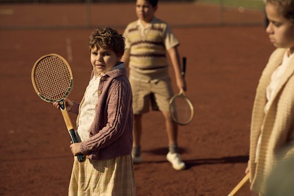 Eloise Hart plays Evonne as a child.