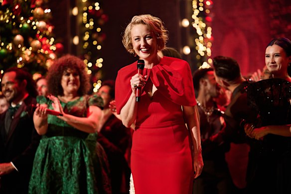 Zan Rowe hosts A Very (Musical) Christmas. 