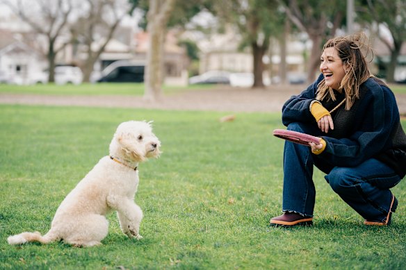 Celia Pacquola estrela a nova comédia da ABC Dog Park.