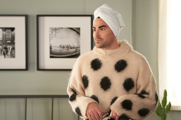 David (Daniel Levy), the man of 1000 sweaters, in Schitt's Creek.