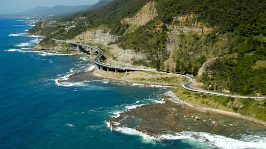 Sea Cliff Bridge links the coastal villages of Coalcliff and Clifton.
