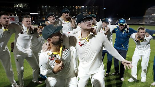 Nathan Lyon and Steve Smith sing to Australia's retention of the Ashes in England.