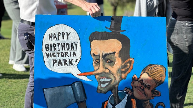 Newman kritizira nekdanje sodelavce in namiguje na pravno strategijo glede Victoria Parka