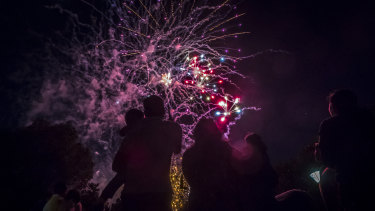 fireworks melbourne nye eve year enjoying guide kilometres tonnes seven square display use cover skyline city