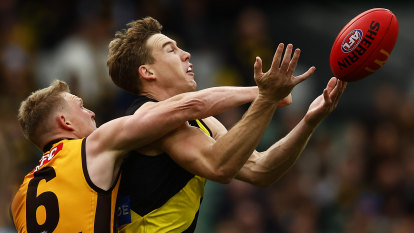 Footy throwback: Lynch versus Sicily a reminder of yesteryear
