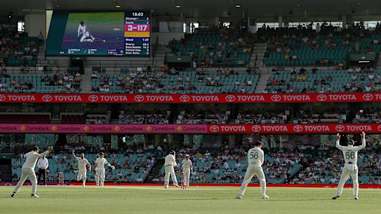 More than 20,000 fans attended the SCG on day one of the fourth Test.