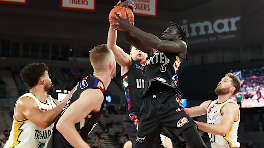 Jo Lual-Acuil jnr proved hard to stop as he led the way for Melbourne United in their win over  the JackJumpers.