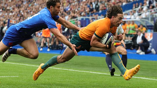 Mark Nawaqanitawase scores a try against France in 2023.