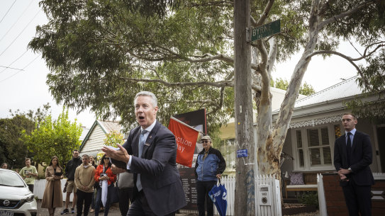 Nick West auctions 140 Byrne Street.