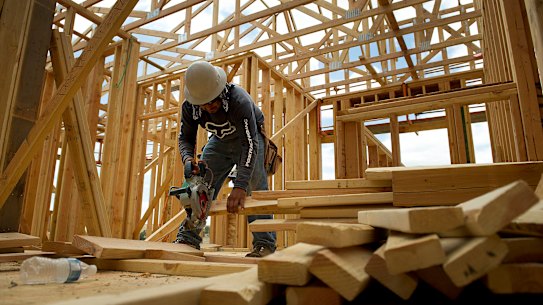 RBA paying 'close attention' to house price falls