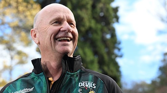 Ken Hinkley em seu primeiro dia como técnico do Tasmania Devils.