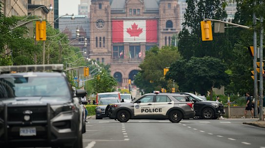 Gli spari di lunedì mattina contro il consolato americano a Toronto hanno segnato la seconda volta che l'edificio è stato preso di mira quest'anno.